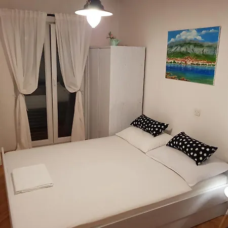 Apartamento Studio Flat For 2 Makarska